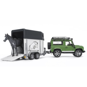 LAND ROVER DEFENDER CON REMOLQUE PARA CABALLOS